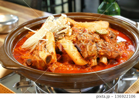Braised Kimchi With Soft Pork 136922106