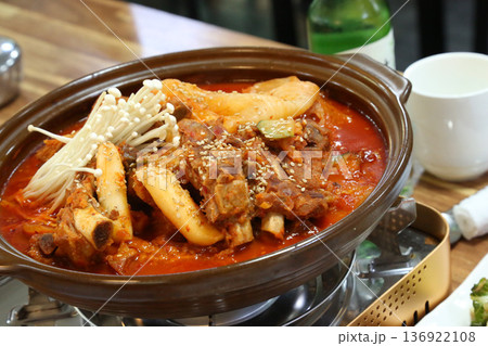 Braised Kimchi With Soft Pork Braised Kimchi With Soft Pork 136922108