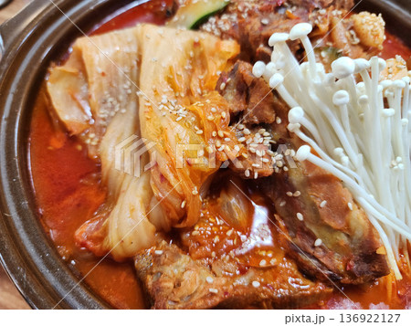 Braised Kimchi With Soft Pork 136922127