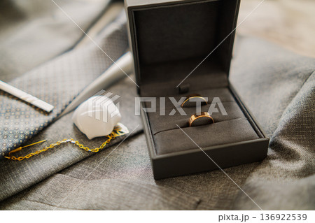 Wedding rings in a box with men's wedding Wedding rings in a box with men's wedding 136922539