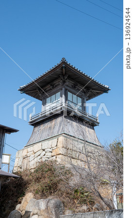 日本の岡山県牛窓の古くてとても美しい建物 136924544