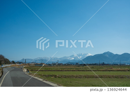 日本の鳥取県の大山の春の美しい風景 日本の鳥取県の大山の春の美しい風景 136924644