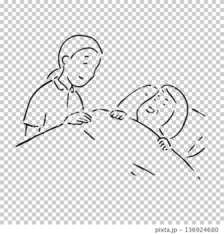 手繪的護理員照顧熟睡的老人_黑白 手繪的護理員照顧熟睡的老人_黑白 136924680