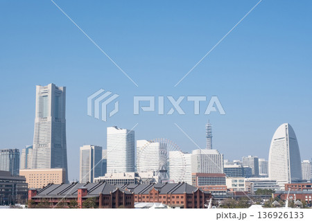 大桟橋からみなとみらいを見た風景 大桟橋からみなとみらいを見た風景 136926133