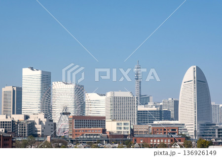 大桟橋からみなとみらいを見た風景 大桟橋からみなとみらいを見た風景 136926149