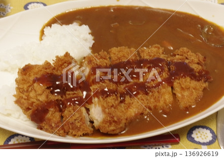 美味しいカツカレー 136926619
