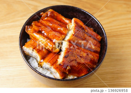 おいしい鰻丼 136926958