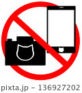 撮影禁止マーク(カメラ＋スマホ)_さり気なくシンプル猫顔 136927202