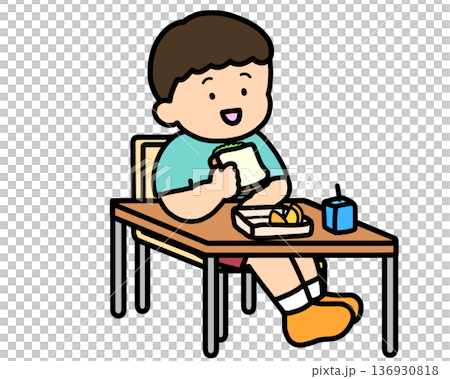 校園生活:亞裔男孩在課桌上吃午餐(三明治) 校園生活:亞裔男孩在課桌上吃午餐(三明治) 136930818