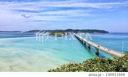 山口県下関市の角島大島と海の風景 136931949