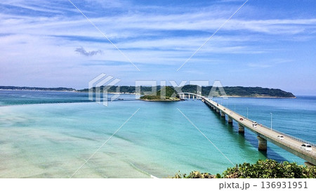山口県下関市の角島大島と海の風景 136931951