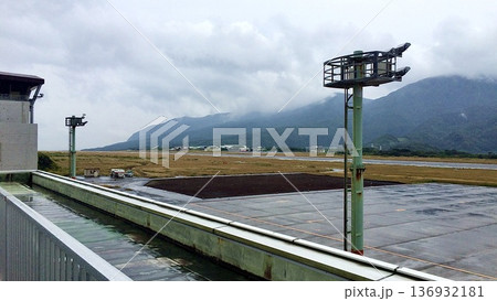 東京都八丈島の八丈島空港 136932181