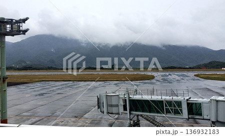 東京都八丈島の八丈島空港 東京都八丈島の八丈島空港 136932183