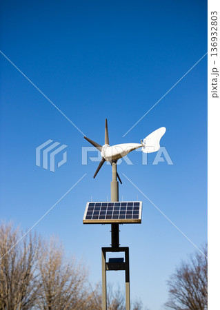 埼玉県所沢航空記念公園　風力発電 136932803