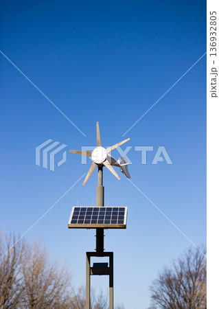 埼玉県所沢航空記念公園　風力発電 136932805