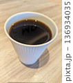 カップに入ったコーヒー 136934035