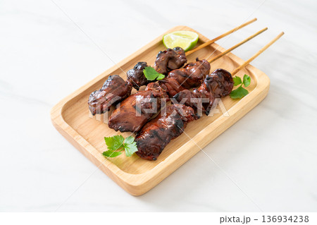grilled chicken liver with herbs and spices 136934238