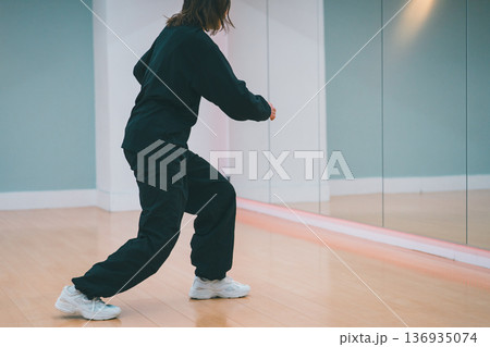 dance practice 136935074