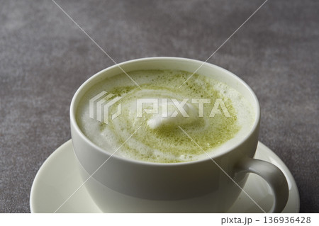 日本の抹茶　抹茶ラテのイメージ 136936428