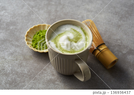日本の抹茶　抹茶ラテのイメージ 136936437