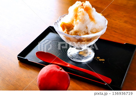 スモモのかき氷 136936719