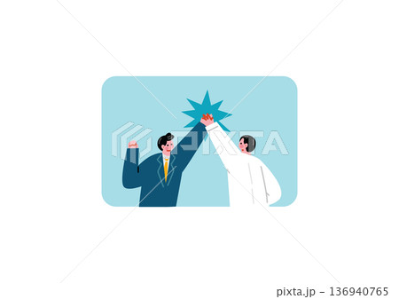 ハイタッチするビジネスマン 136940765