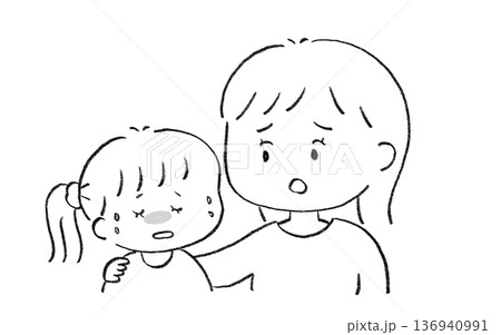体調不良でぐったりする子供を心配して寄り添う母親 女の子 136940991