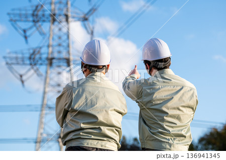 送電工事会社の技術者 136941345