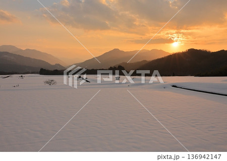 貝田の棚田の雪景色 9 貝田の棚田の雪景色 9 136942147