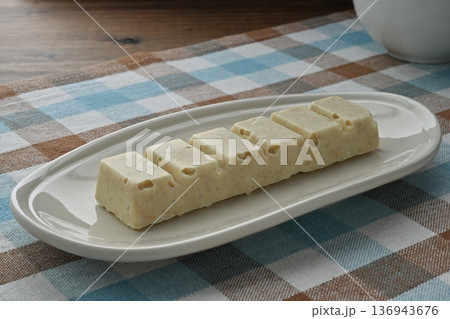 クリスピー白いダース クリスピー白いダース 136943676
