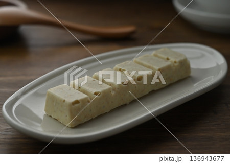 クリスピー白いダース 136943677