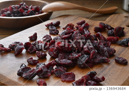 ドライクランベリー 136943684