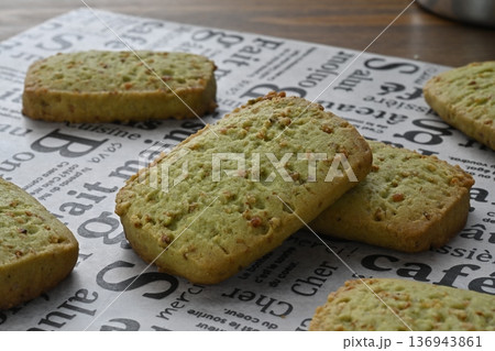 ザクザク玄米クッキー 136943861