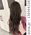 ロンググレージュカラー！ 136944338