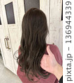 ロンググレージュカラー！ 136944339