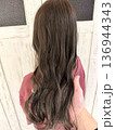ロンググレージュカラー！ 136944343