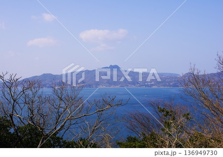 独特な形の五剣山 136949730