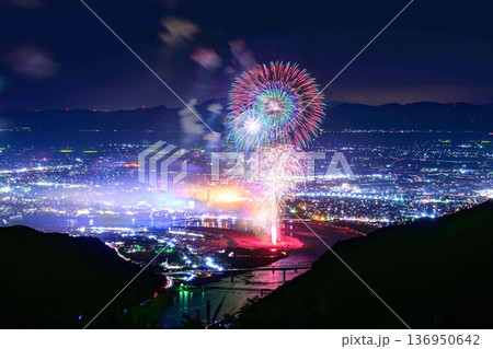 光の華、夜景の海。俯瞰でしか描けない物語がある。　八代全国花火競技大会(さかもと八竜天文台) 136950642