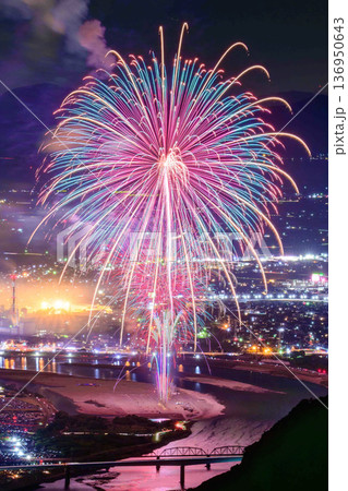 光の華、夜景の海。俯瞰でしか描けない物語がある。　八代全国花火競技大会(さかもと八竜天文台) 136950643