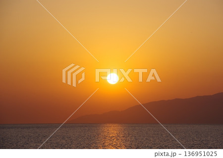 夕日 136951025