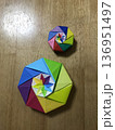 カラフルな小物入れ 136951497