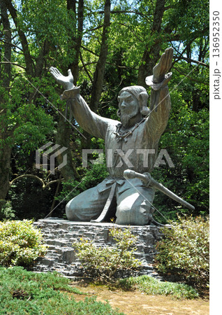 出雲大社 ムスビの御神像 136952350