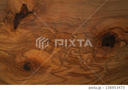 テクスチャ・背景素材(樫の木の木板・木目) 136953473