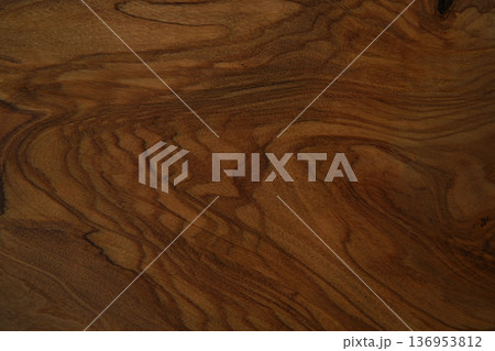 テクスチャ・背景素材(樫の木の木板・木目) 136953812