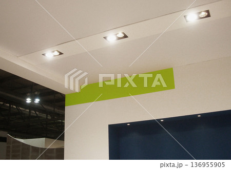 見本市会場　国際展示場 会場 ブースづくり 施工作業 136955905