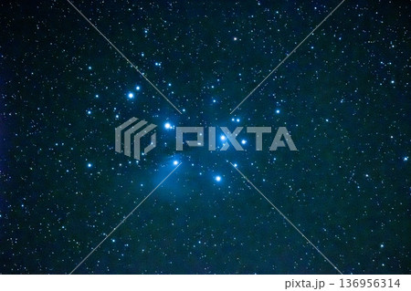 おうし座のスバル星団、プレアデス星団、M45 136956314