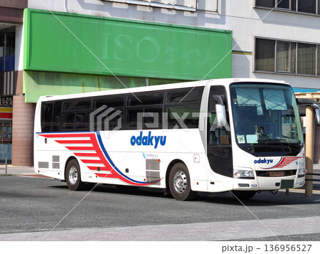 小田急ハイウェイバス 136956527