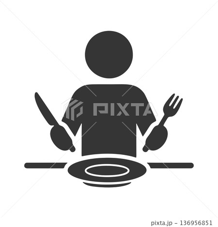 フォークとナイフを持つ人物のシルエットアイコン 136956851