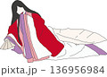 ひな祭り 十二単を着た女性 136956984