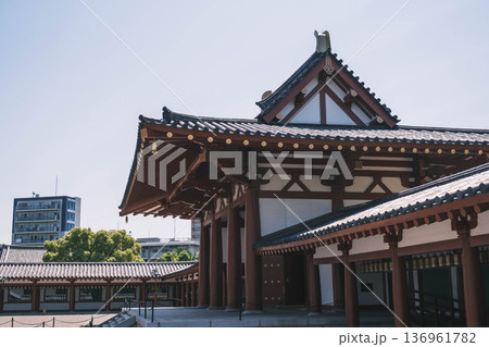 [四天王寺]大阪を代表する歴史深いお寺の美しい風景 136961782